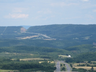 Sideling Hill, showing I-68 road cut